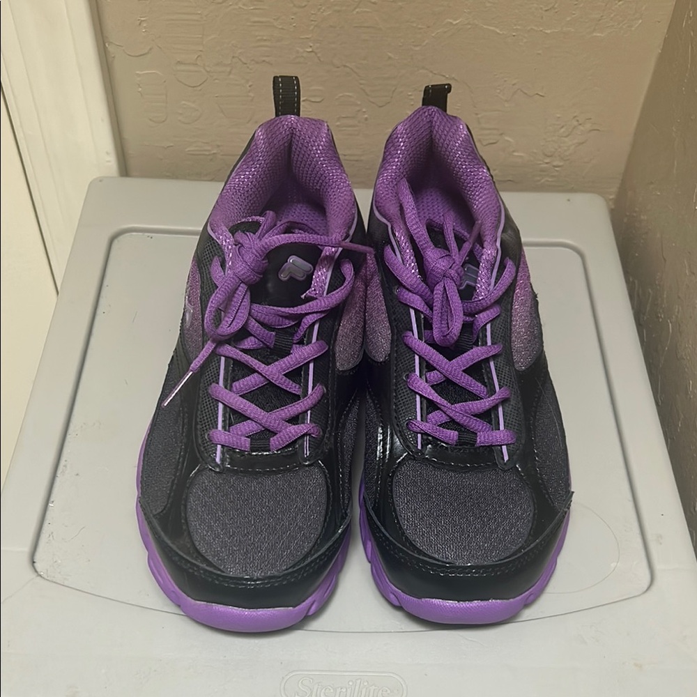 Unused Fila Women’s Purple and Black Athletic Shoes, Size 5.5